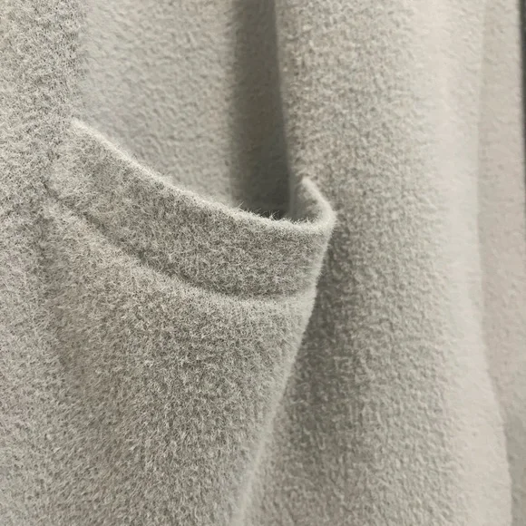 Brand new super soft thick grey cardigan S-M size - Picture 5 of 5